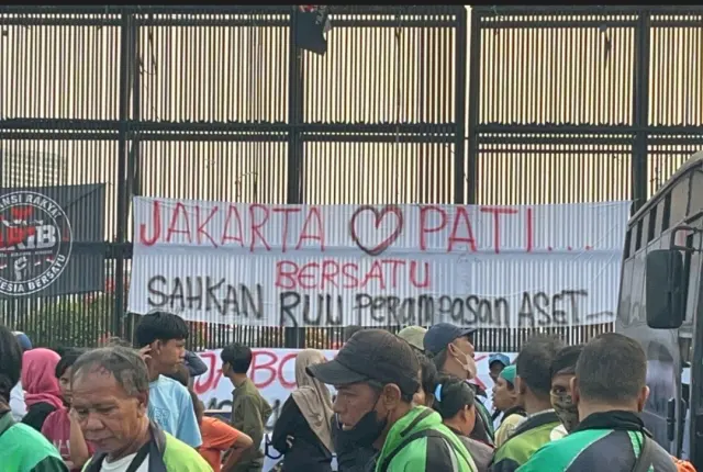 Bawa Sejumlah Tuntutan Daerah dan Nasional, Warga Pati, Bangkalan, Depok, dan Mahasiswa Gelar Aksi Demo di DPR RI 27 Agustus — News